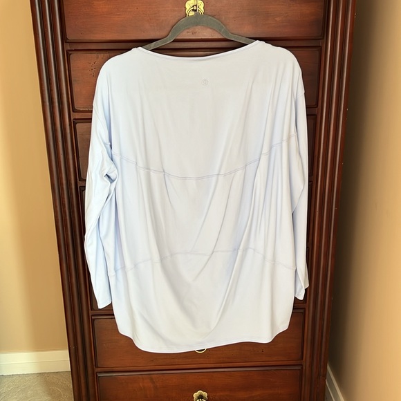 Lululemon Athletica Back In Action Pastel Blue Long Sleeve Shirt Size 10 - Picture 4 of 7